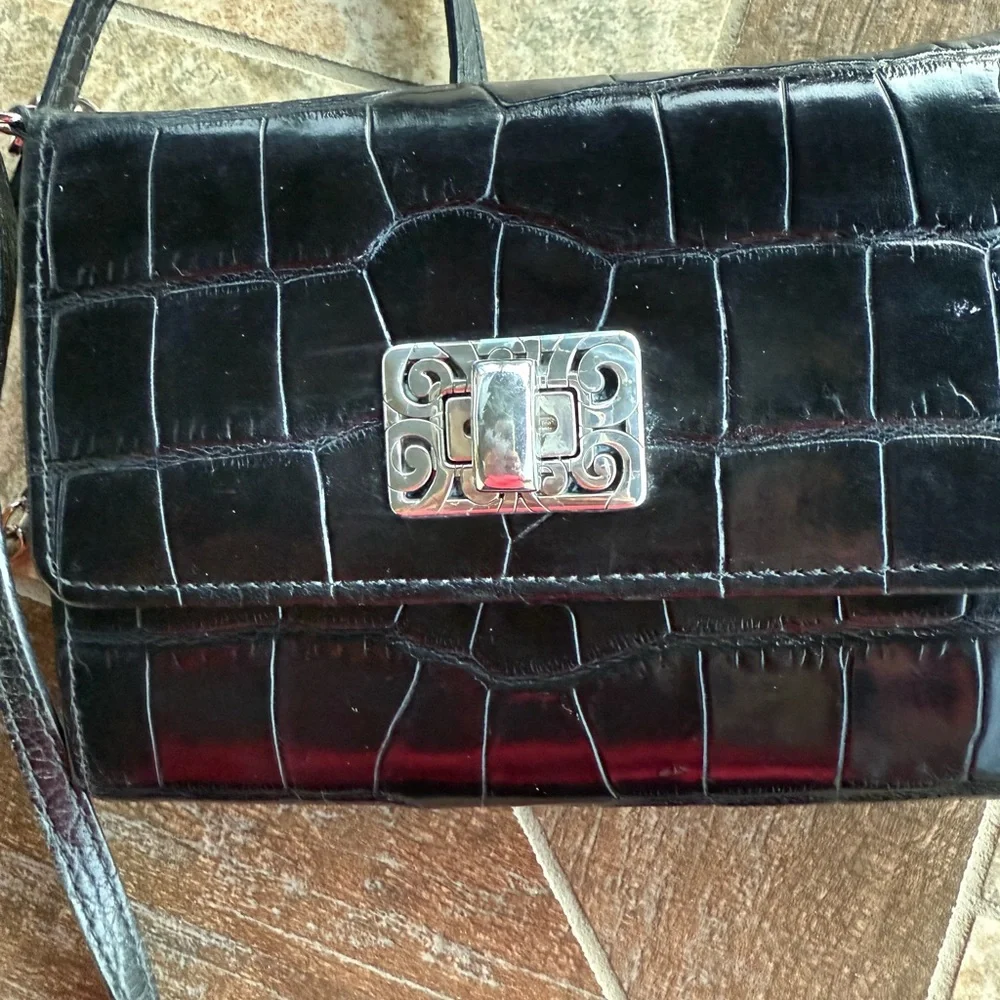 Brighton Mingle Tech Black Croc-Embossed Crossbody Wallet Bag